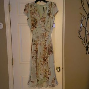 Like new floral midi dress